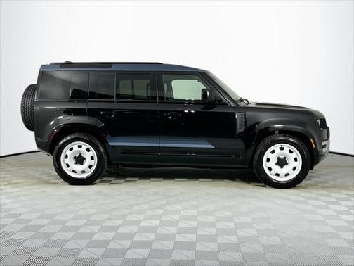 2025 Land Rover Defender 110 P300