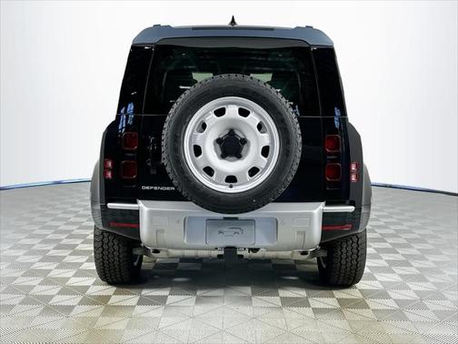 2025 Land Rover Defender 110 P300
