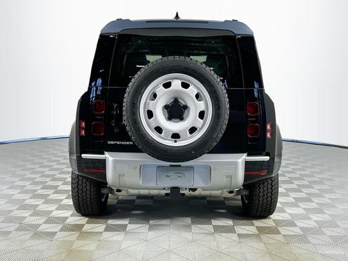 2025 Land Rover Defender 110 P300