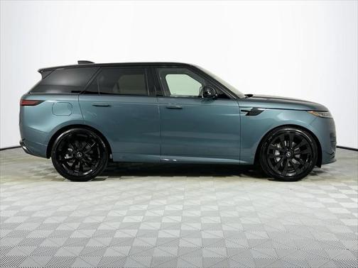 2025 Land Rover Range Rover Sport SE