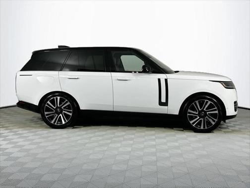 2023 Land Rover Range Rover P530 SE
