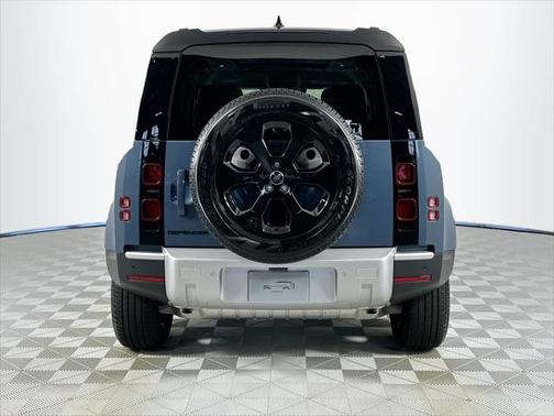 2025 Land Rover Defender 110 P300