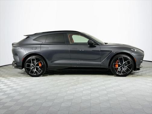 2025 Aston Martin DBX 707