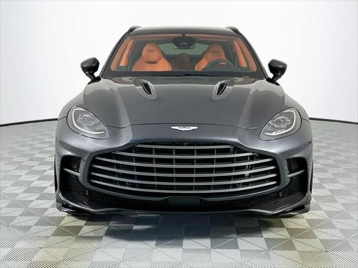2025 Aston Martin DBX 707
