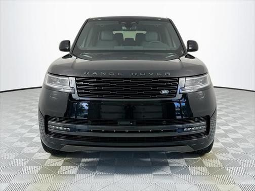 2025 Land Rover Range Rover P400 SE 7 Seat