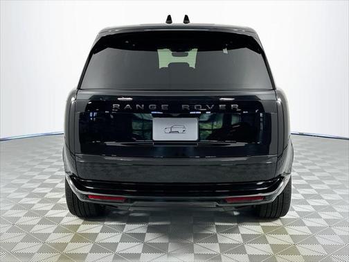 2025 Land Rover Range Rover P400 SE 7 Seat