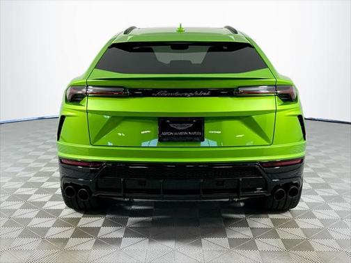 2022 Lamborghini Urus Graphite Capsule