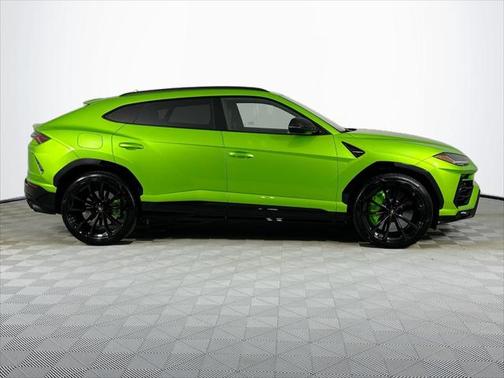 2022 Lamborghini Urus Graphite Capsule