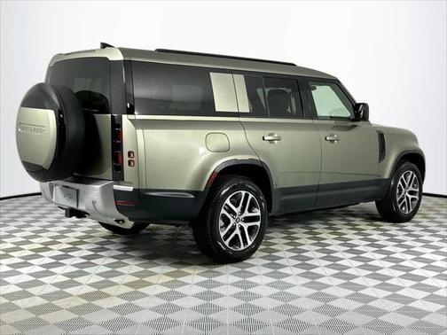2025 Land Rover Defender 130 P400 S