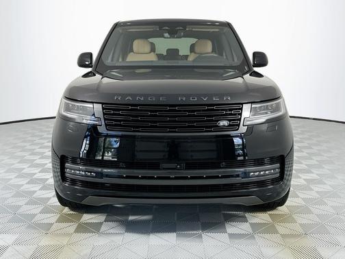 2025 Land Rover Range Rover P400 SE
