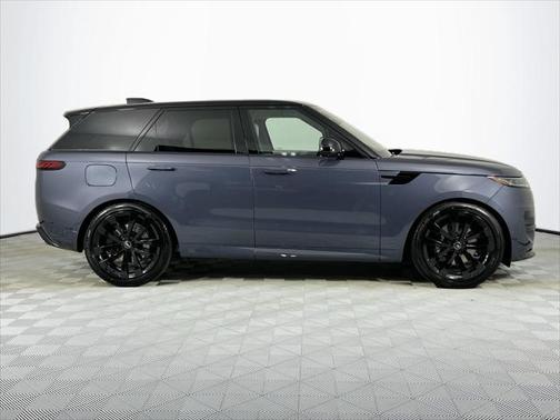 2025 Land Rover Range Rover Sport SE