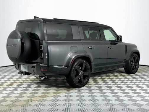 2025 Land Rover Defender V8