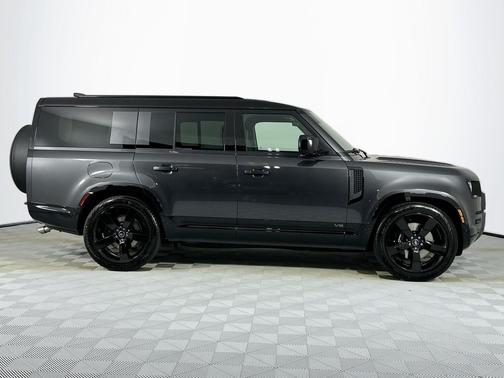 2025 Land Rover Defender V8