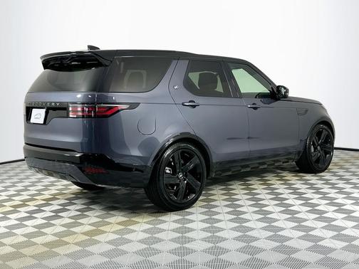 2025 Land Rover Discovery P300 Dynamic SE
