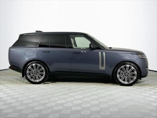 2025 Land Rover Range Rover P530 SE