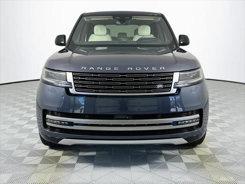 2025 Land Rover Range Rover P530 SE
