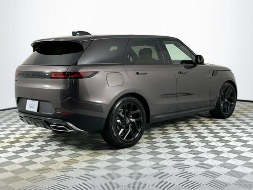 2025 Land Rover Range Rover Sport SE