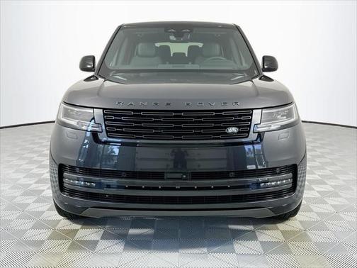 2025 Land Rover Range Rover P400 SE 7 Seat