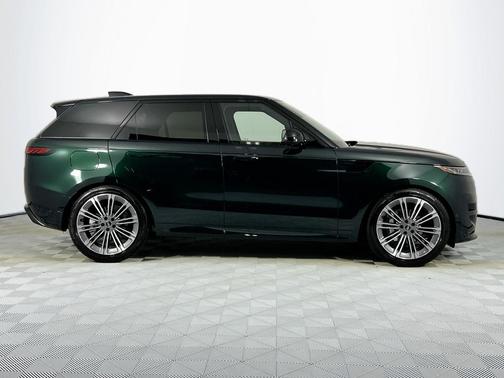 2025 Land Rover Range Rover Sport SE