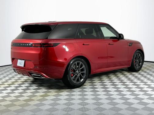 2025 Land Rover Range Rover Sport SE