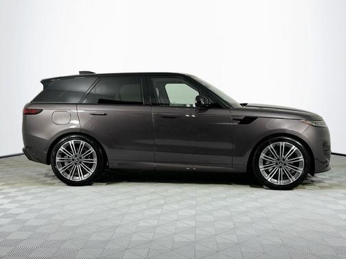 2025 Land Rover Range Rover Sport SE