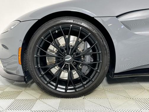 2023 Aston Martin Vantage 