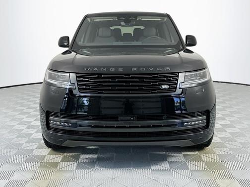 2025 Land Rover Range Rover P400 SE 7 Seat