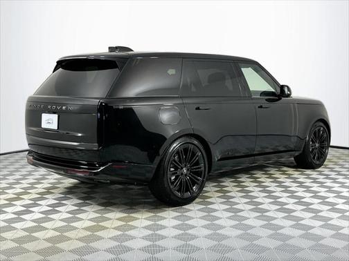 2025 Land Rover Range Rover P400 SE 7 Seat