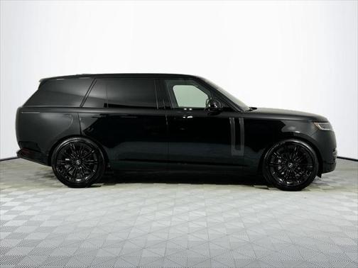 2025 Land Rover Range Rover P400 SE 7 Seat