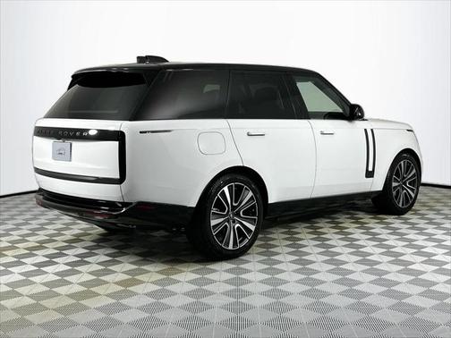 2025 Land Rover Range Rover P550e SE