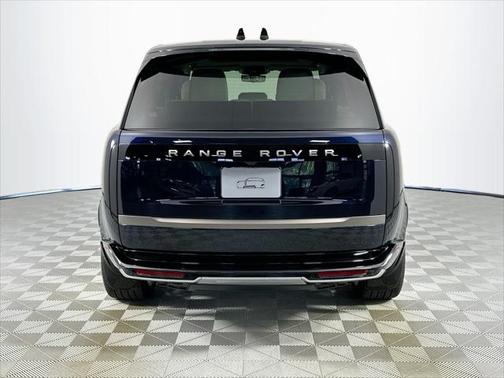 2025 Land Rover Range Rover P530 SE 7 Seat