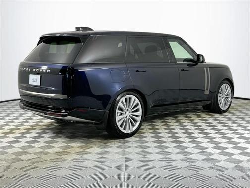 2025 Land Rover Range Rover P530 SE 7 Seat