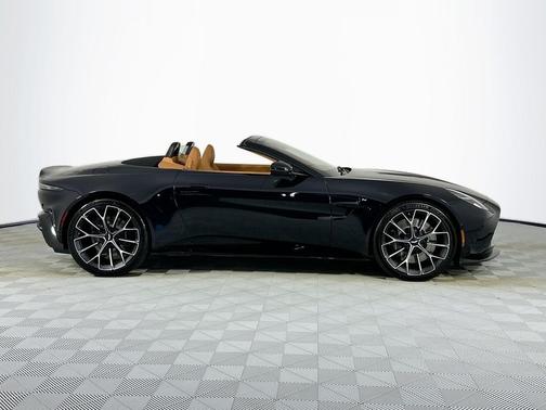 2026 Aston Martin Vantage Base
