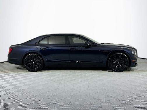 2022 Bentley Flying Spur Hybrid 