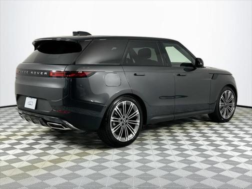 2025 Land Rover Range Rover Sport SE