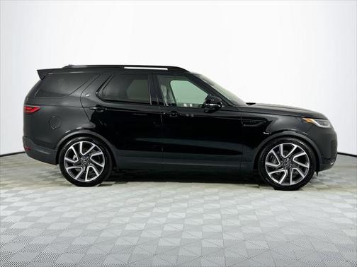 2025 Land Rover Discovery P300 S