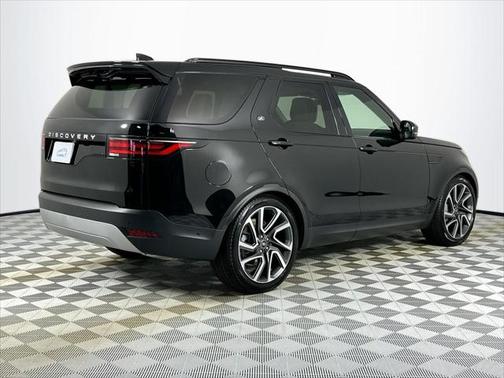 2025 Land Rover Discovery P300 S