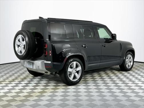 2025 Land Rover Defender 110 P400 S