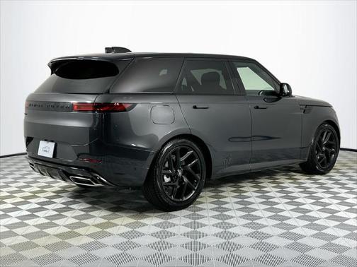 2025 Land Rover Range Rover Sport SE