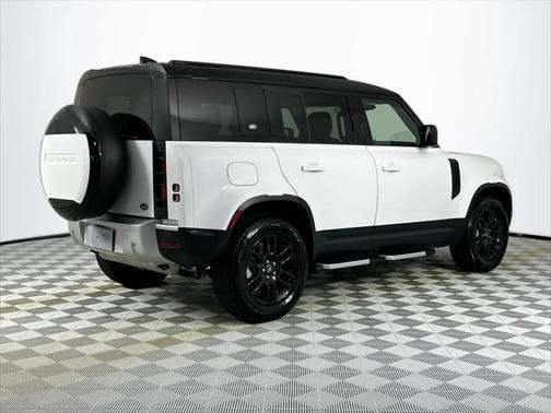 2023 Land Rover Defender 110 SE