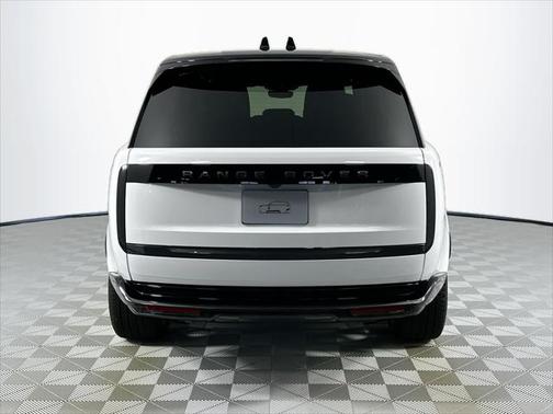 2025 Land Rover Range Rover P400 SE 7 Seat