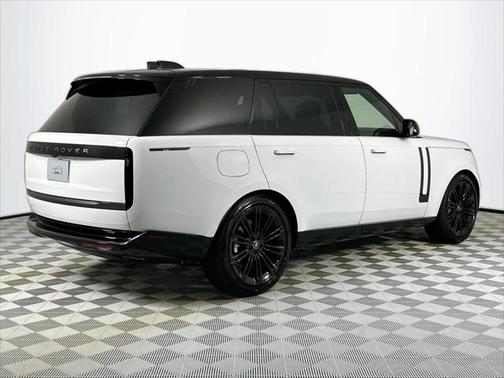 2025 Land Rover Range Rover P400 SE 7 Seat
