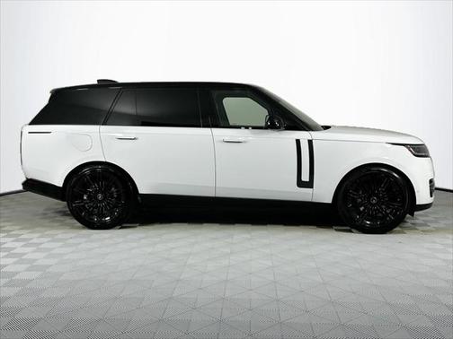 2025 Land Rover Range Rover P400 SE 7 Seat