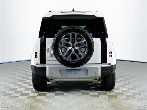 2025 Land Rover Defender 110 P400 S