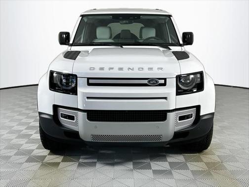 2025 Land Rover Defender 110 P400 S