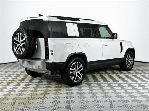 2025 Land Rover Defender 110 P400 S
