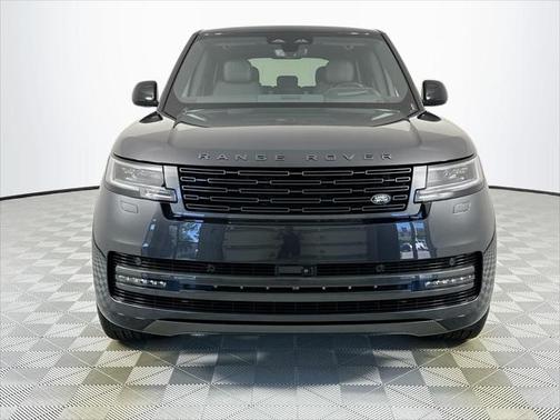2025 Land Rover Range Rover P530 SE