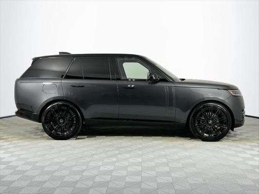 2025 Land Rover Range Rover P530 SE