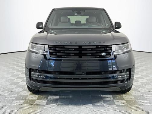 2025 Land Rover Range Rover P530 SE