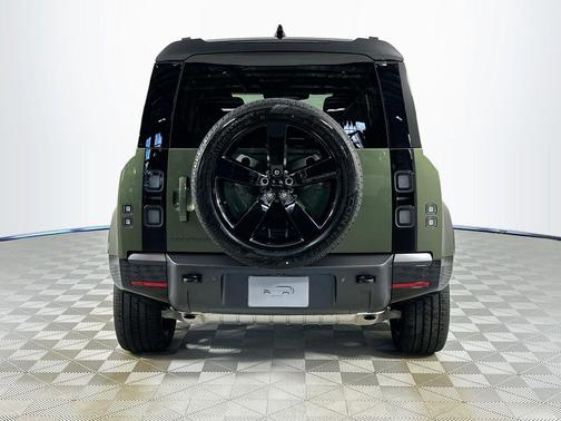 2026 Land Rover Defender P400 X-Dynamic SE